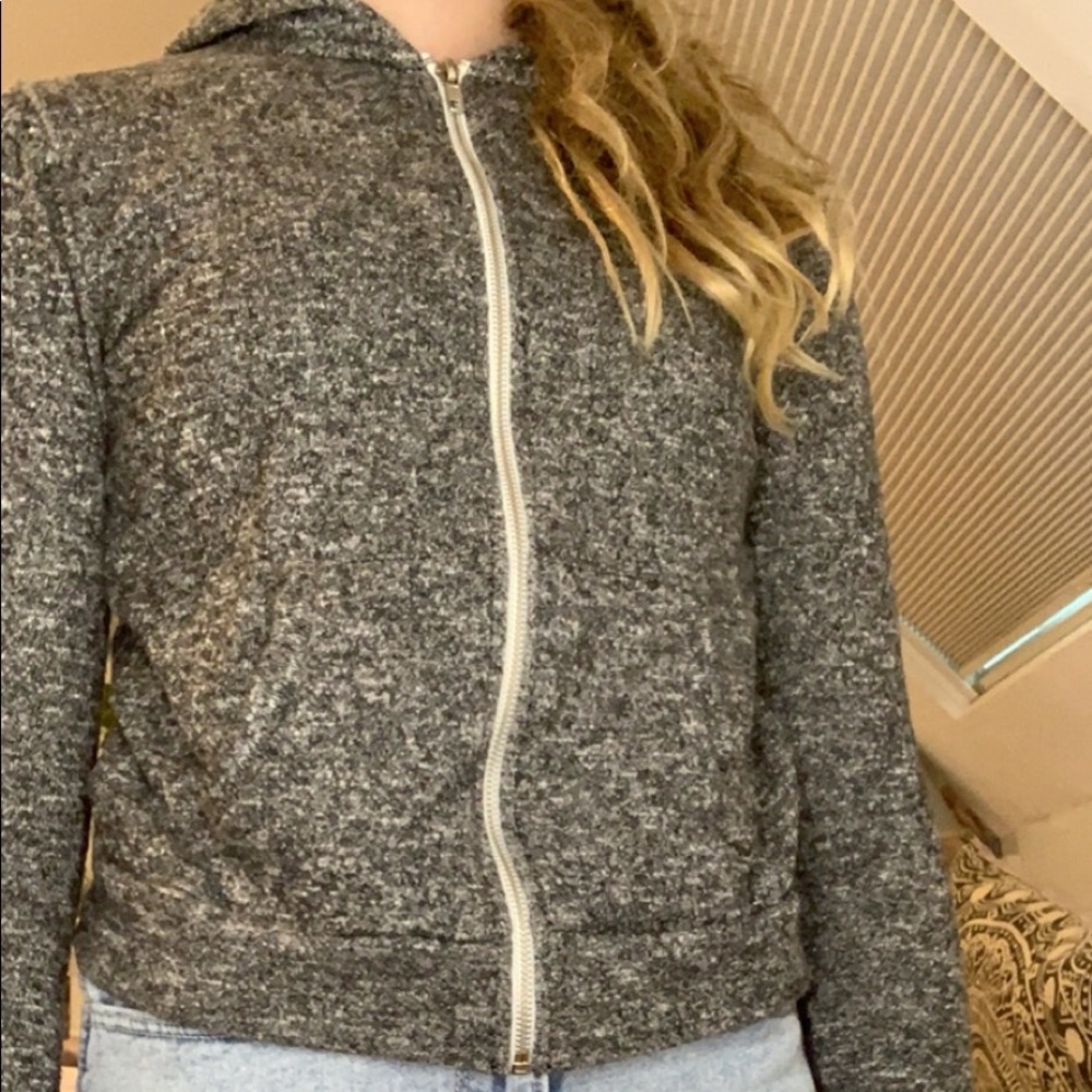 Gray comfy and amazing sweatshirt!!!